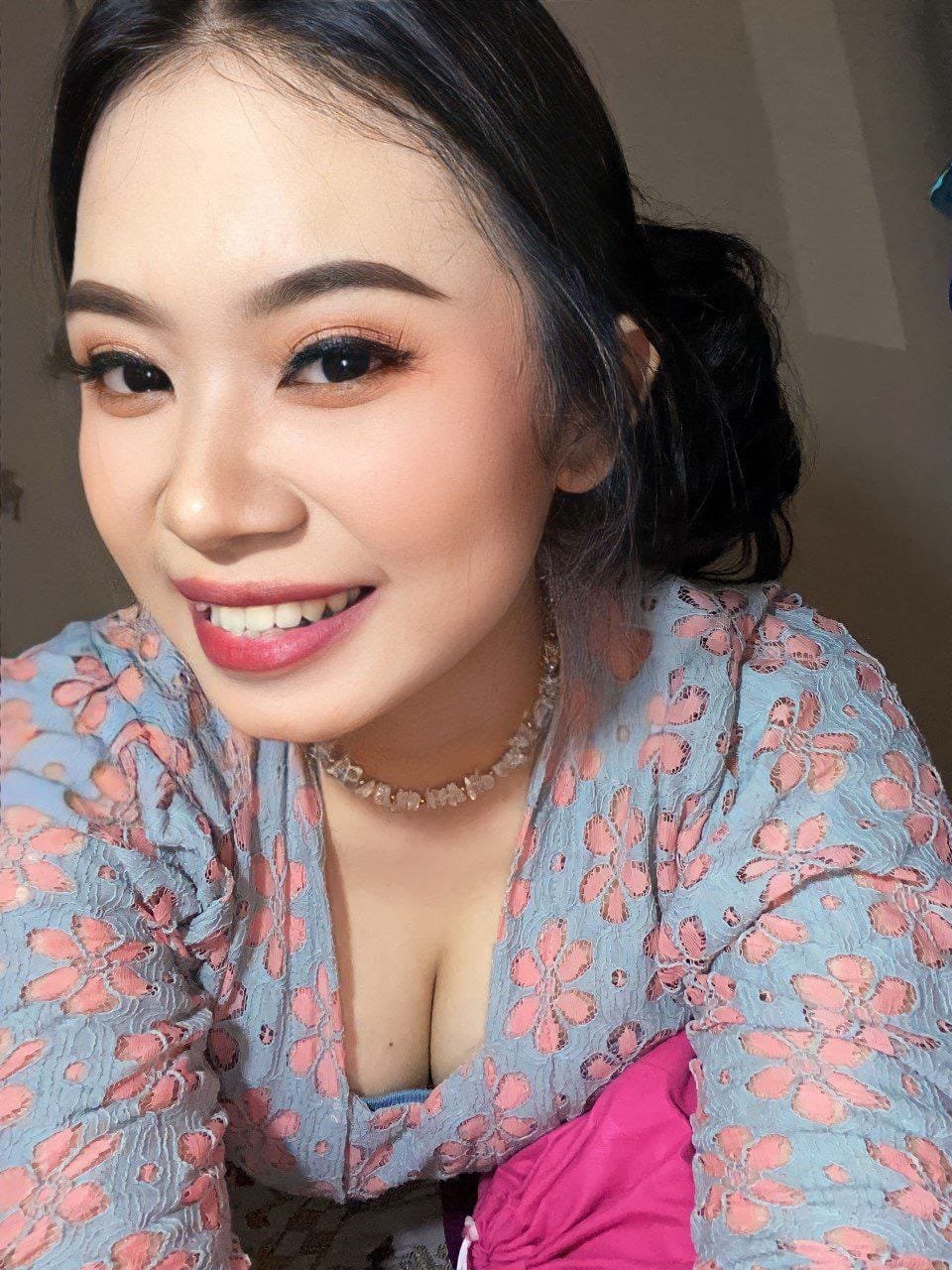 Kittencatsu Konten Eksklusif edisi Kebaya, MENGGODA!
