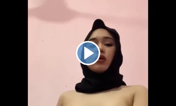 Syakila Tudung Melayu Cantik Omek + Ngewe sama Bantal! CROT!
