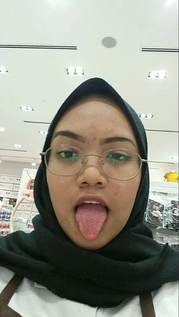 Aina Azlan Awek Hijab Malay Melayu TOBRUT!