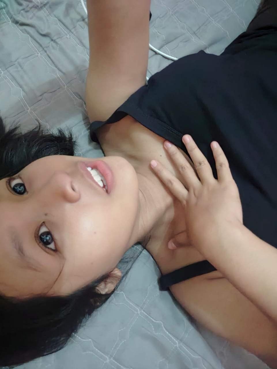 Rara Nadifa - Black Tanktop , WOW BAR BAR COI! 4 Grachive Rara Nadifa Black Tanktop 5