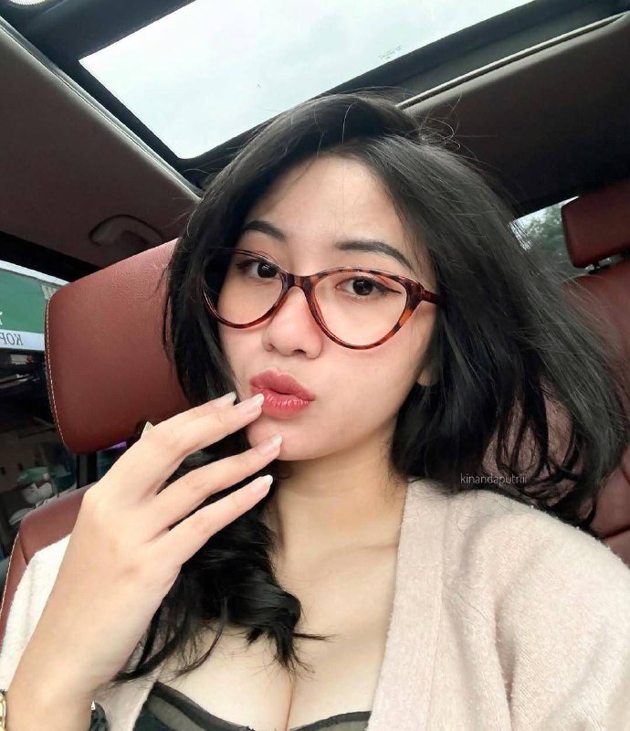Kinanda Putri aka Kinandaputriii KONTEN EKSKLUSIF TERBARU!! 4 0im7saze