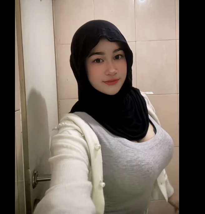 Nazmi Hijab Tobrut NEW , GOYANG enak bener!